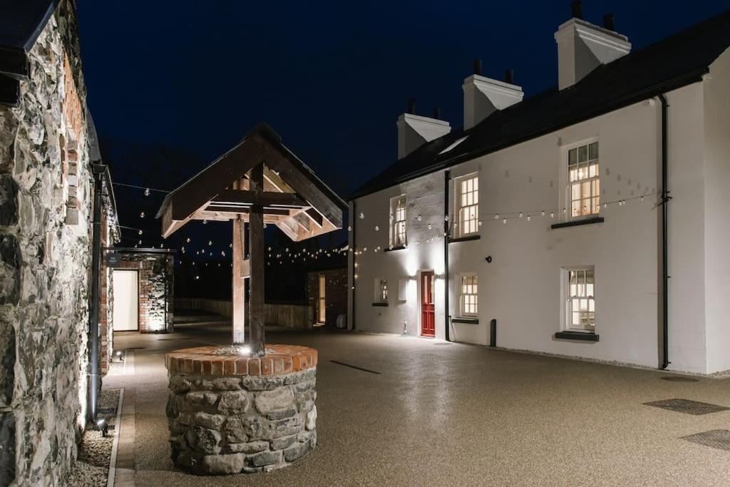 פורטראש The Byre At Corrstown Village מראה חיצוני תמונה