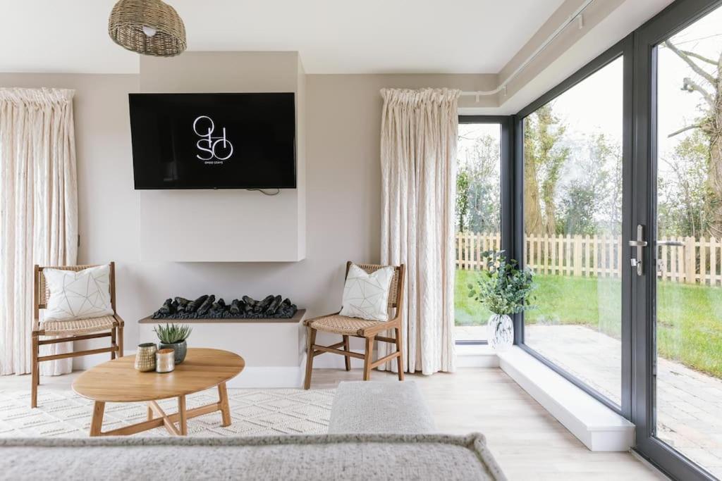 פורטראש The Byre At Corrstown Village מראה חיצוני תמונה